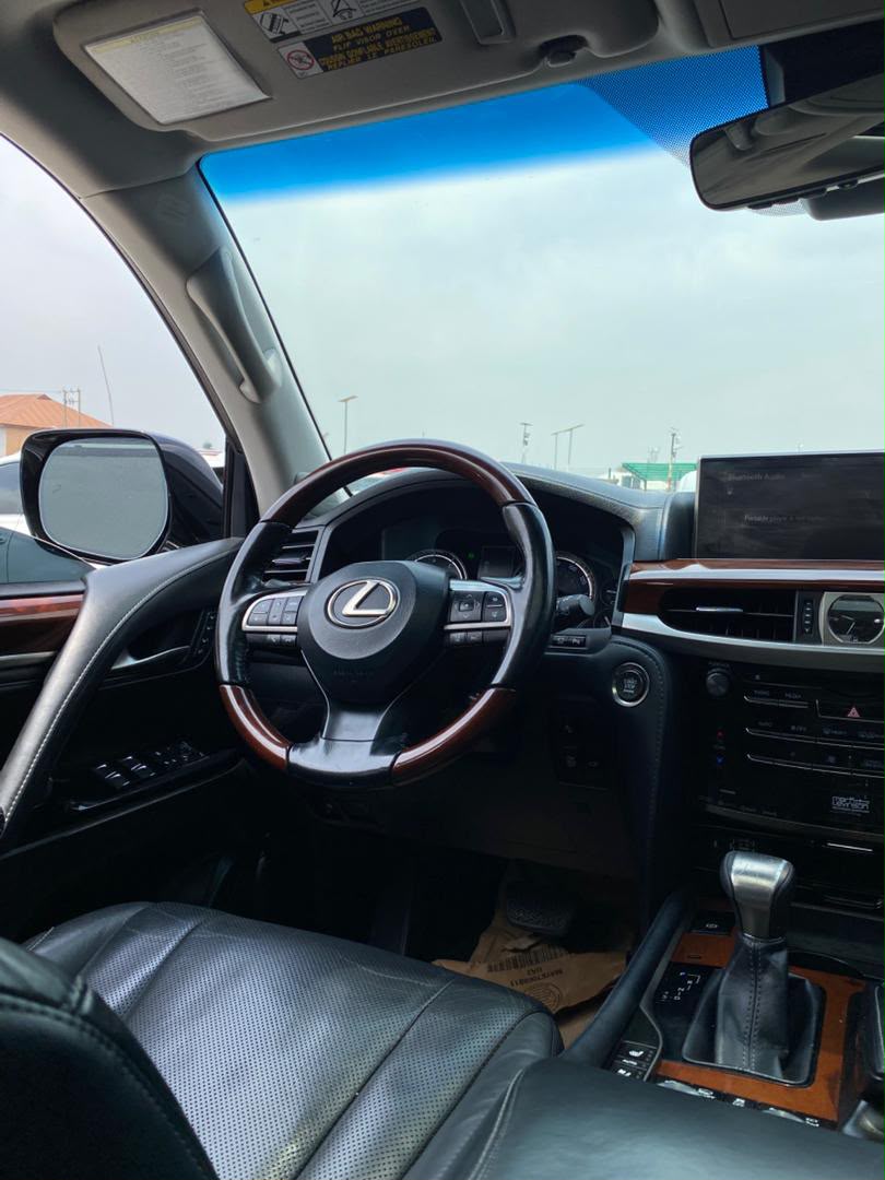 Lexus LX570 Interior/Exterior 2