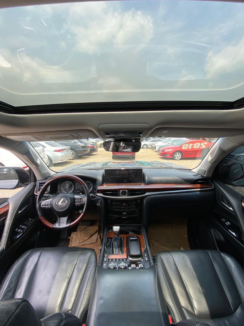 Lexus LX570 Interior/Exterior 3