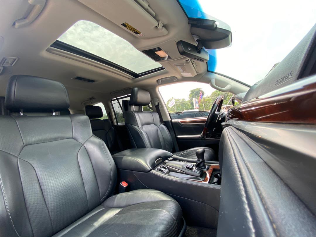 Lexus LX570 Interior/Exterior 1